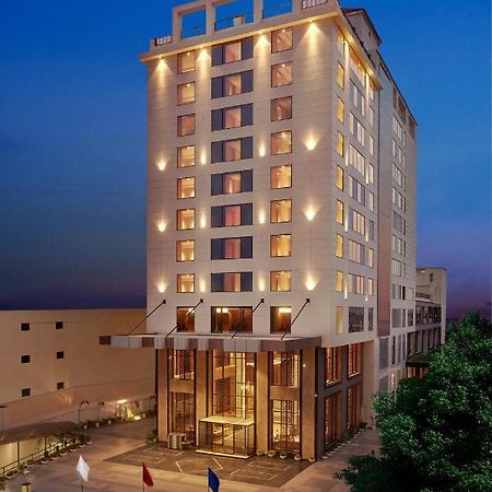 Doubletree By Hilton Varanasi Esterno foto