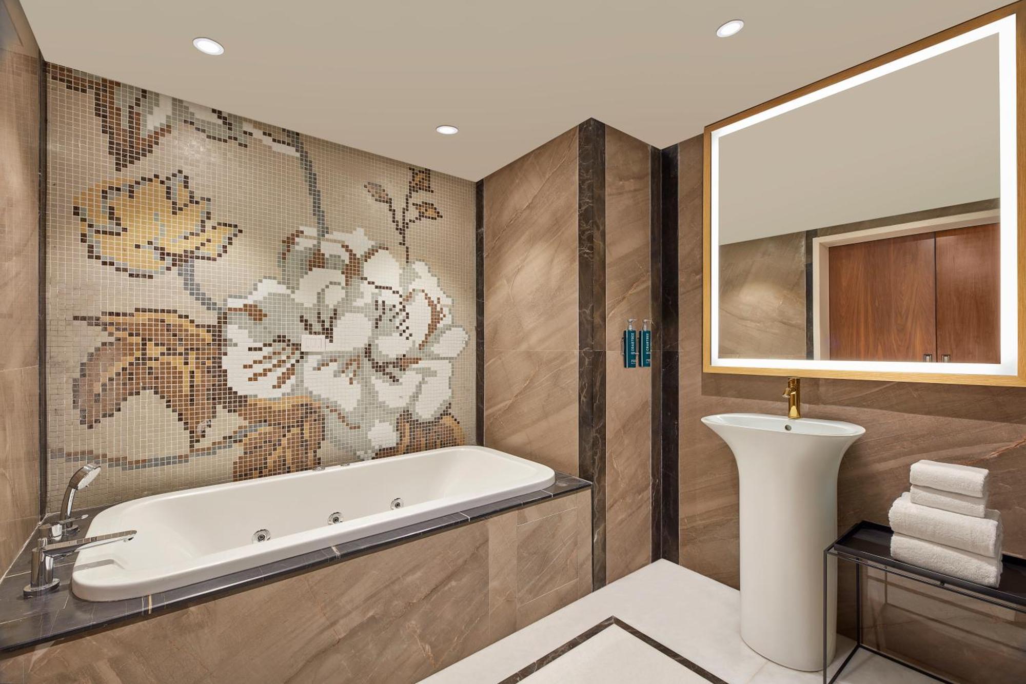 Doubletree By Hilton Varanasi Esterno foto