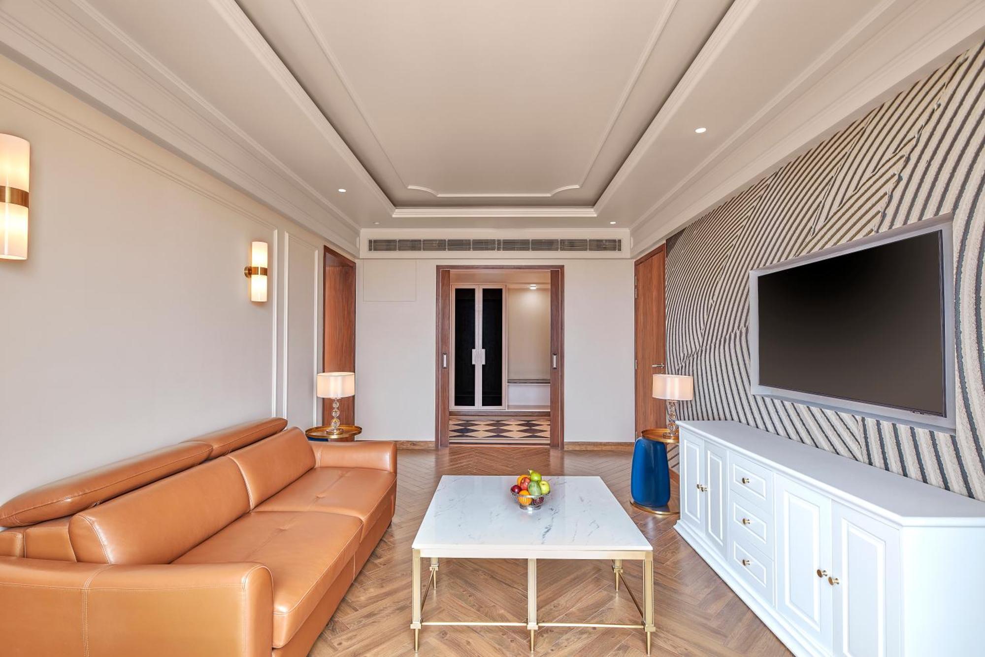 Doubletree By Hilton Varanasi Esterno foto